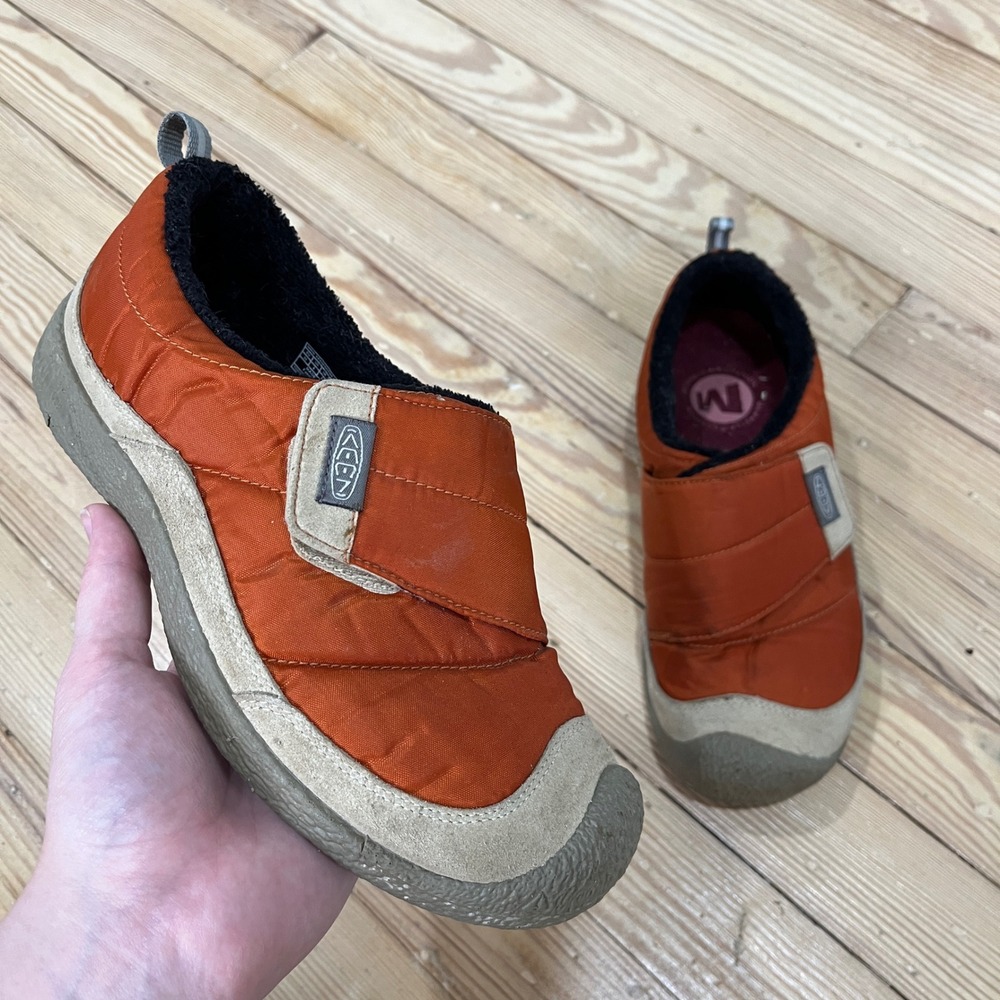 KEEN Howser II Slip On Shoes 6Y trail comfort Orange Quilted Fleece Lined Loafer